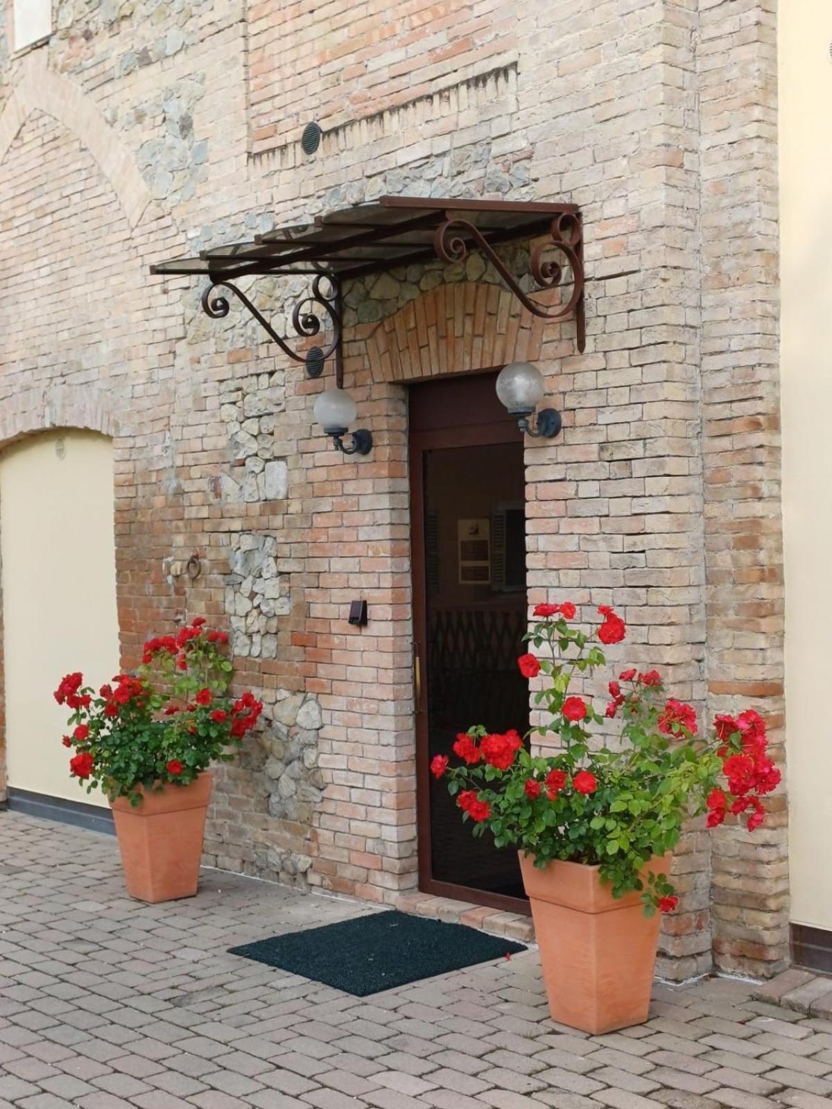 Villa Meli Lupi - Residenze Temporanee Parma Zewnętrze zdjęcie