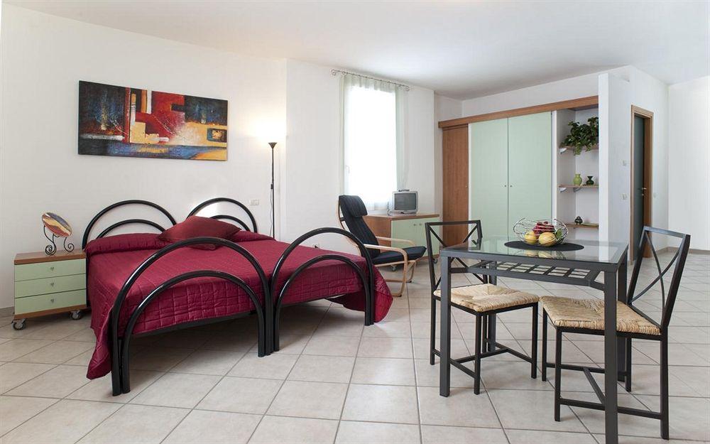 Villa Meli Lupi - Residenze Temporanee Parma Zewnętrze zdjęcie