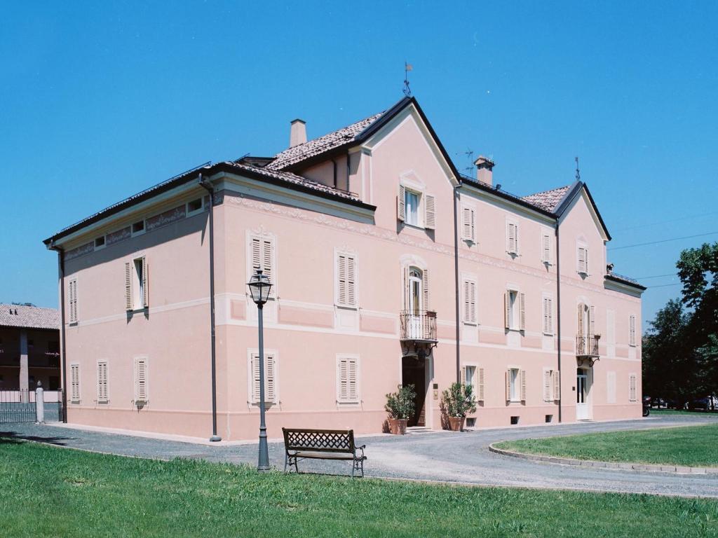 Villa Meli Lupi - Residenze Temporanee Parma Zewnętrze zdjęcie