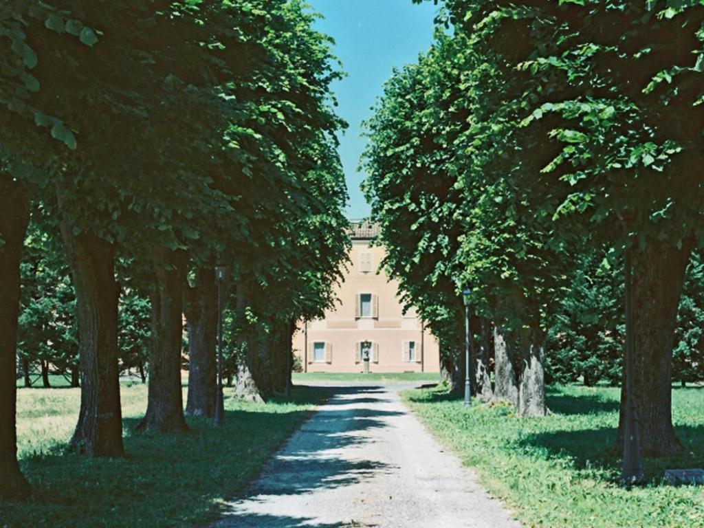 Villa Meli Lupi - Residenze Temporanee Parma Zewnętrze zdjęcie