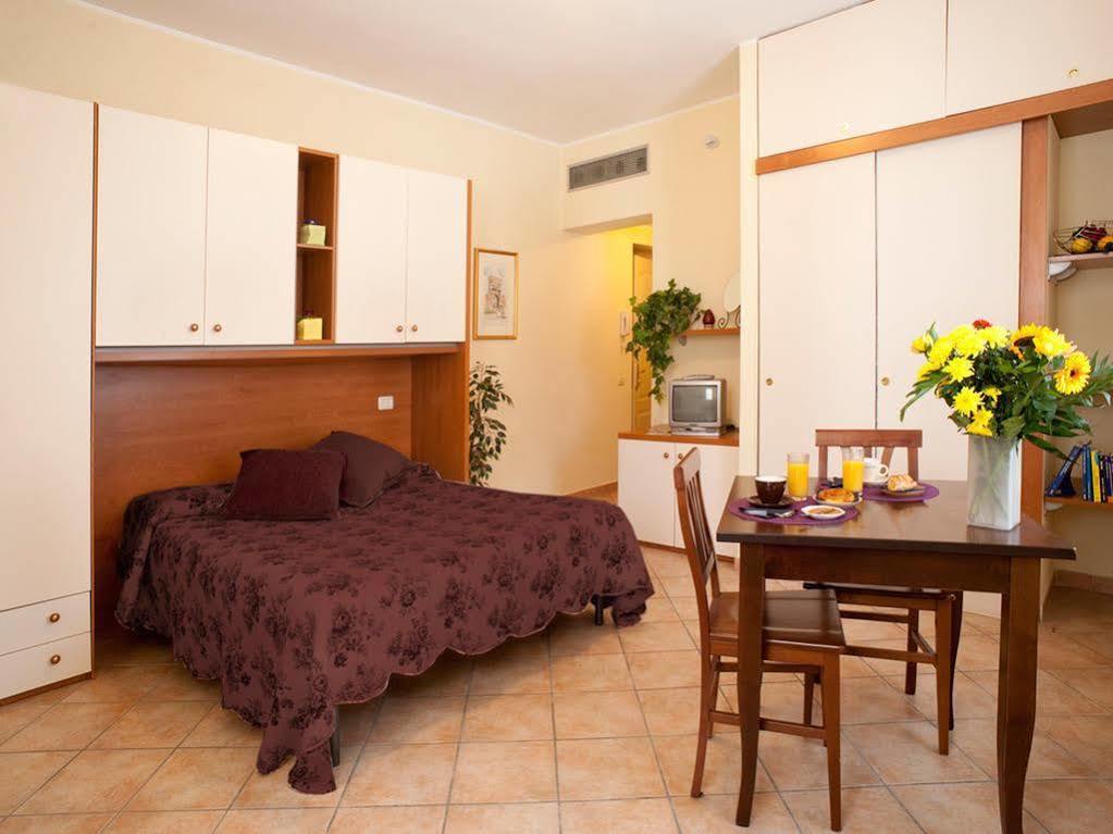 Villa Meli Lupi - Residenze Temporanee Parma Zewnętrze zdjęcie