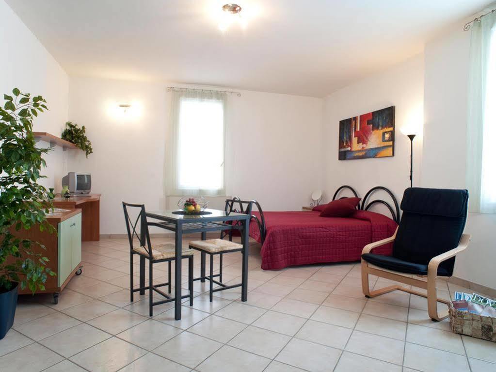 Villa Meli Lupi - Residenze Temporanee Parma Zewnętrze zdjęcie