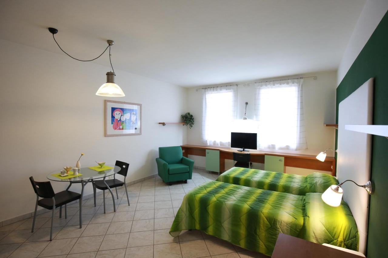 Villa Meli Lupi - Residenze Temporanee Parma Zewnętrze zdjęcie