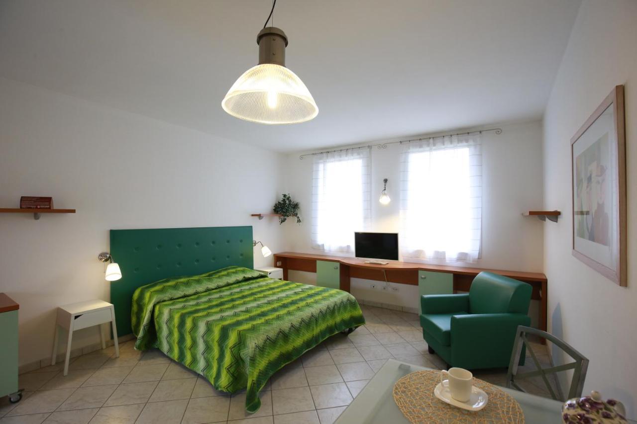 Villa Meli Lupi - Residenze Temporanee Parma Zewnętrze zdjęcie