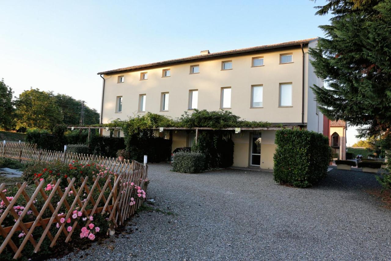 Villa Meli Lupi - Residenze Temporanee Parma Zewnętrze zdjęcie